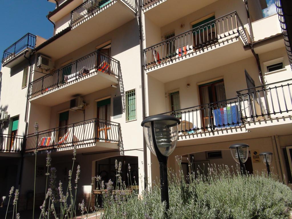 Residence Oleandro Pietra Ligure Exterior foto