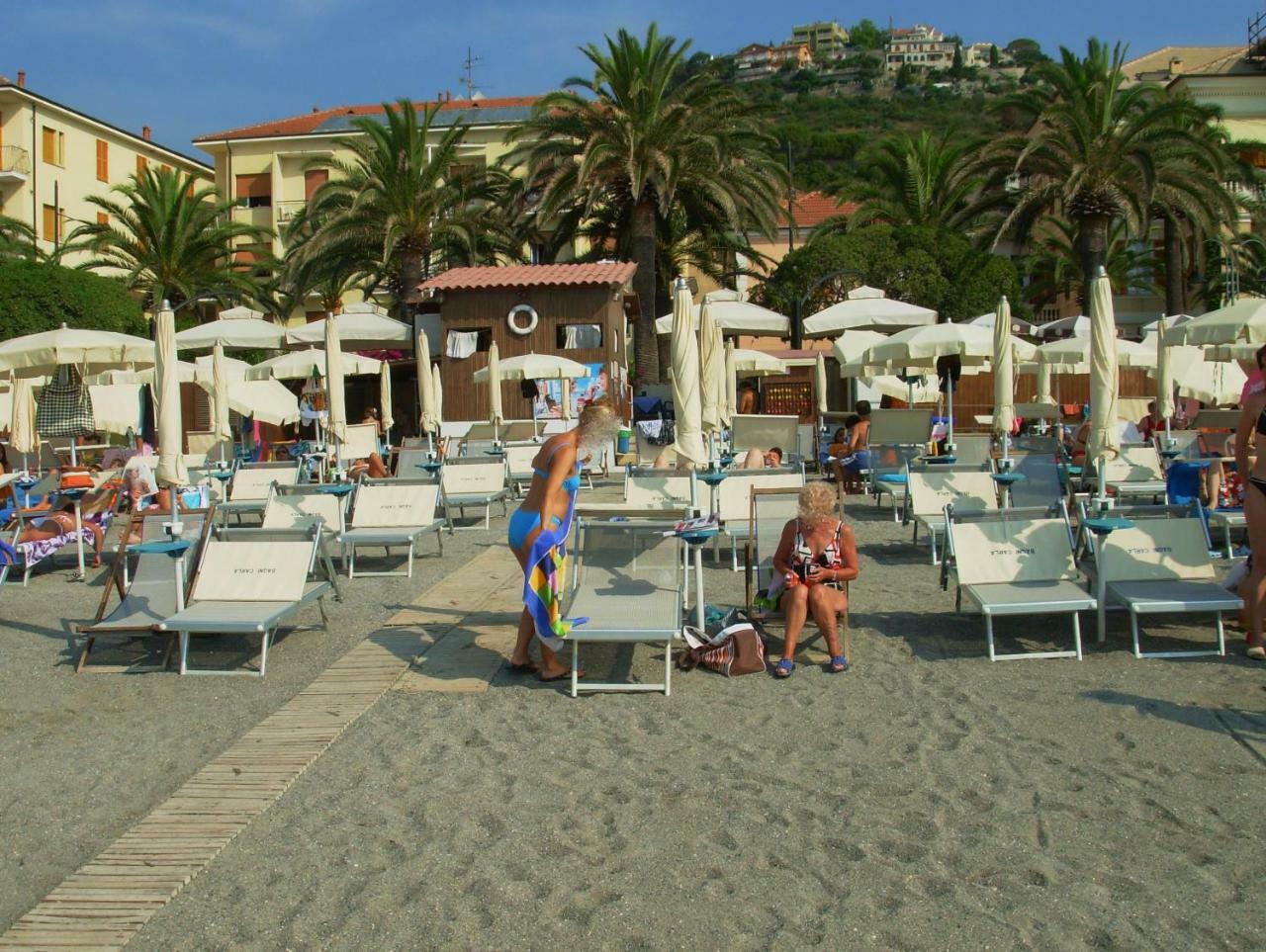 Residence Oleandro Pietra Ligure Exterior foto