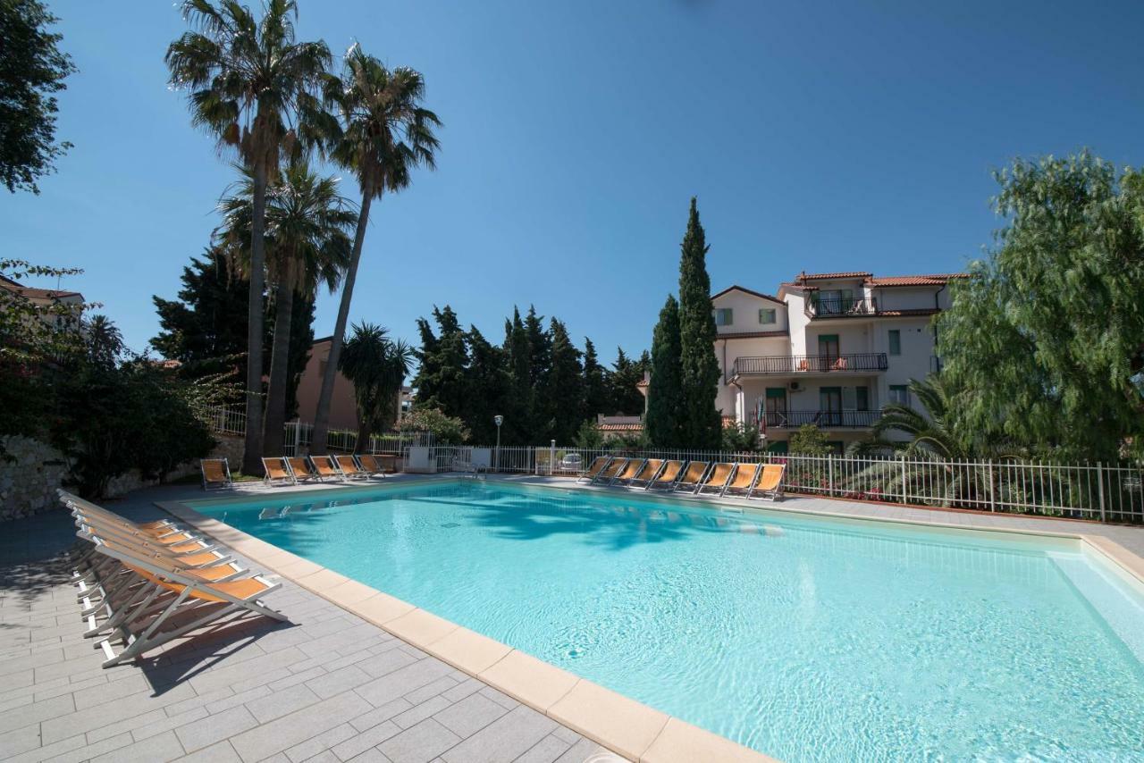 Residence Oleandro Pietra Ligure Exterior foto